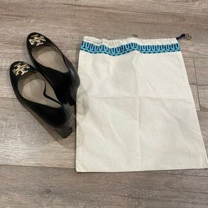 Tory Burch Black & gold heels size 8